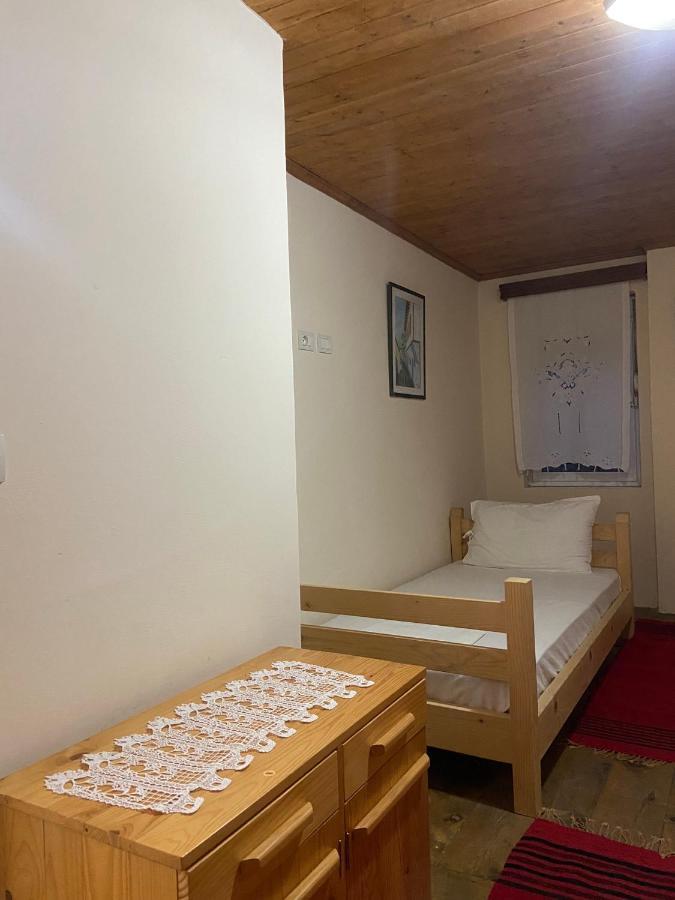 Teo'S Guest House Берат Екстер'єр фото