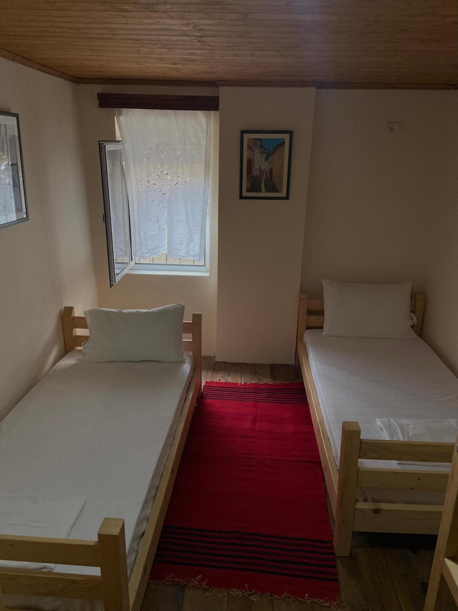 Teo'S Guest House Берат Екстер'єр фото